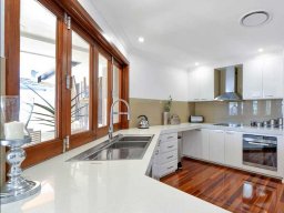 bifold-windows-60